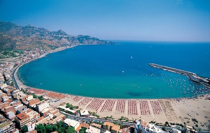 B&B A Casa Di Amici Giardini Naxos Exterior photo