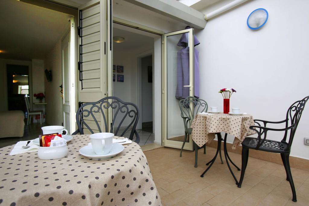 B&B A Casa Di Amici Giardini Naxos Exterior photo