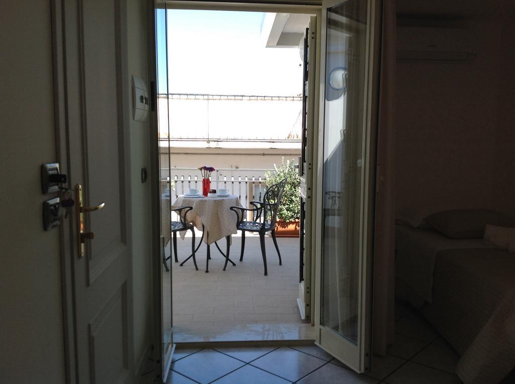 B&B A Casa Di Amici Giardini Naxos Exterior photo